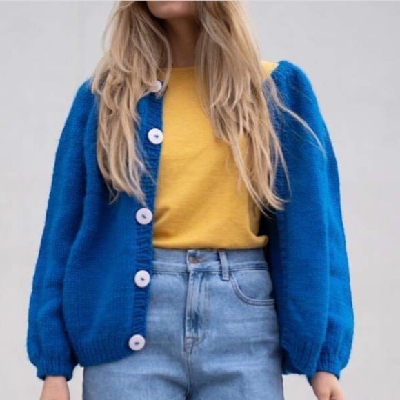 Sweaters - PENDING Vintage cobalt cotton cardigan very Babaa!